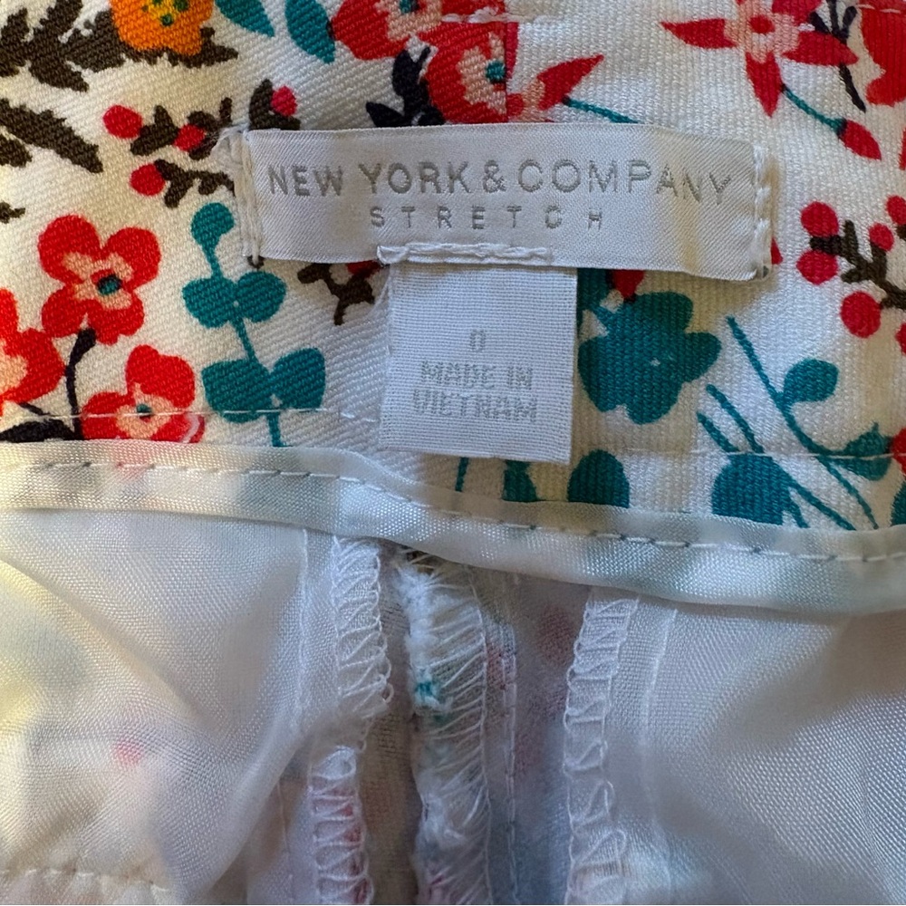 New York & Company Multicolor Floral Pants - Picture 3 of 4
